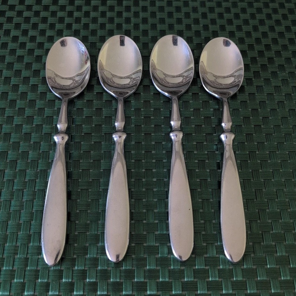 Cambridge TOWNHOUSE Teaspoons Set Lot of 4 GLOSSY Stainless Bistro Style Vtg